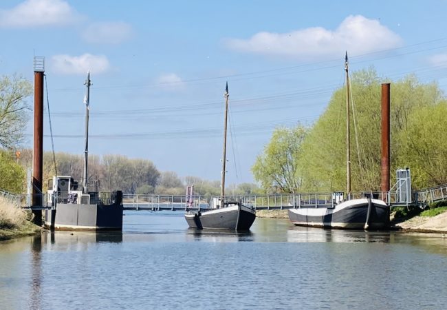 Schiffsbrücke Wuppermündung