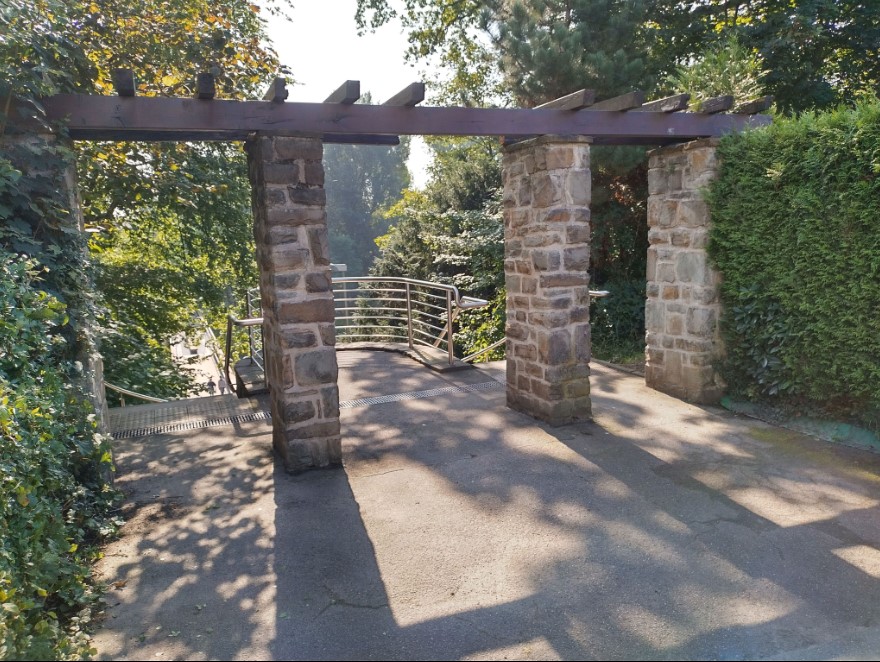 Auf historischen Spuren. Opladen.