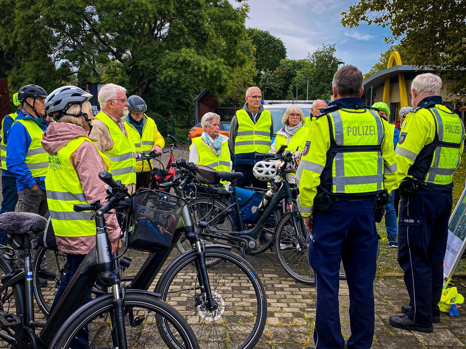 Seniorenradeln. Verkehrspräventions-Projekt der Polizei Köln.