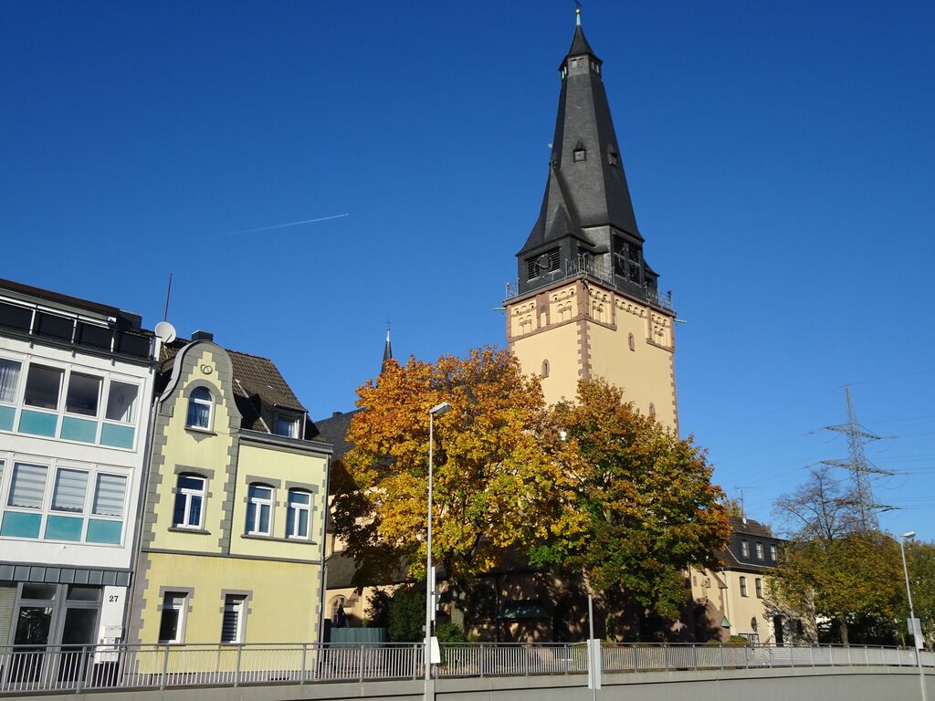 Neu(gierig) durch Manfort, Teil 1. Von West nach Ost.